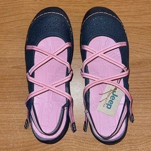 J-41 Stream Slip On Terrain Pink Flats (7.5)